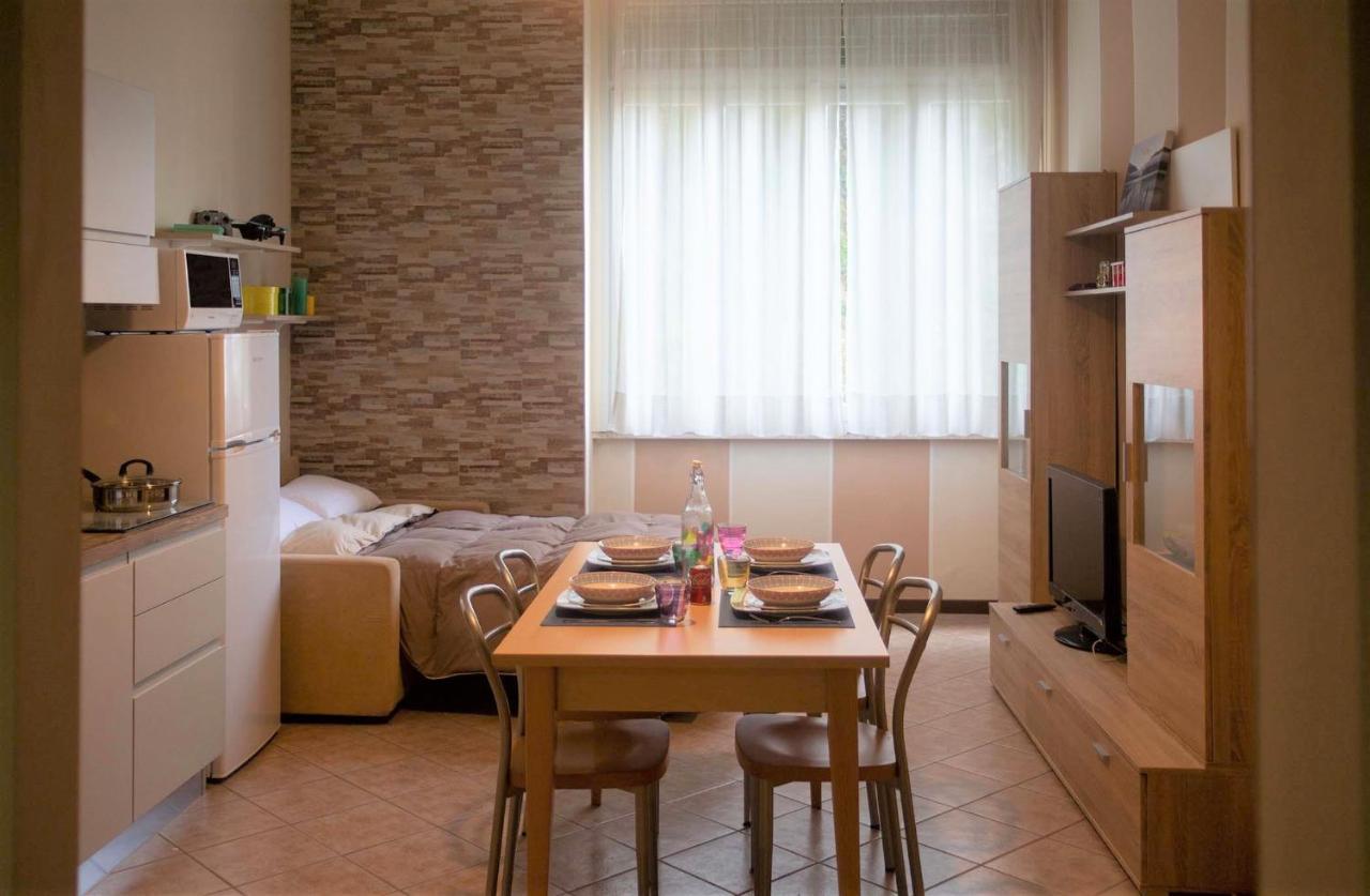 Appartamento Timeless Con Piscina E Tennis Valbrona Екстер'єр фото