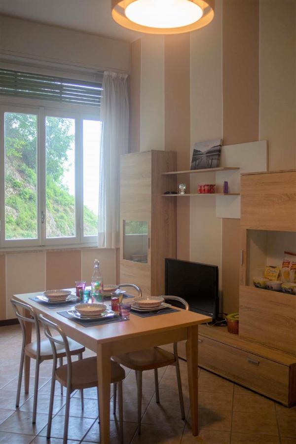 Appartamento Timeless Con Piscina E Tennis Valbrona Екстер'єр фото